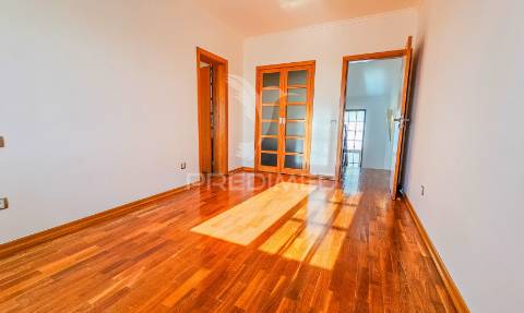 Moradia t5 com piscina e vistas deslumbrantes!