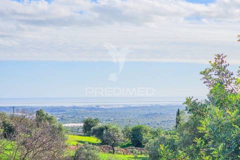 Moradia t5 com piscina e vistas deslumbrantes!