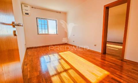 Moradia t5 com piscina e vistas deslumbrantes!