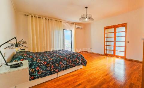 Moradia t5 com piscina e vistas deslumbrantes!