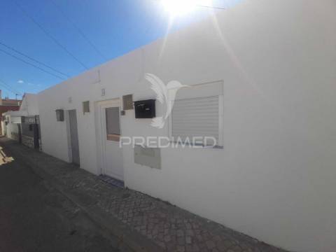 Moradia t1+2 recuperada,  benavente.