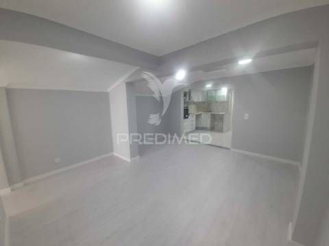 Moradia t1+2 recuperada,  benavente.