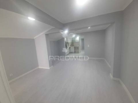 Moradia t1+2 recuperada,  benavente.