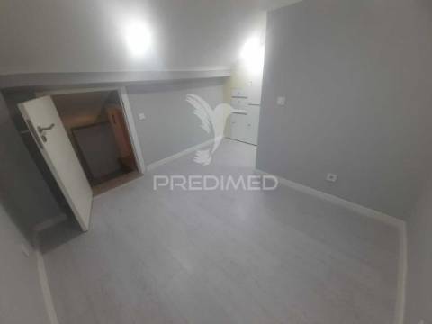 Moradia t1+2 recuperada,  benavente.