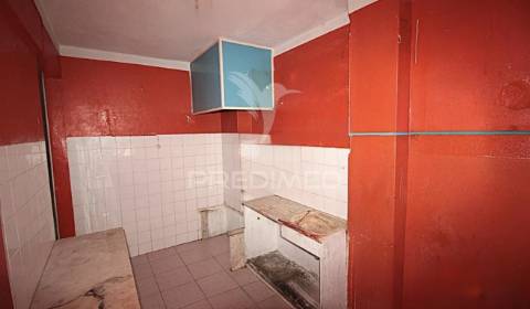 Apartamento t3 — excelente oportunidade de remodelação total no laranjeiro (almada)