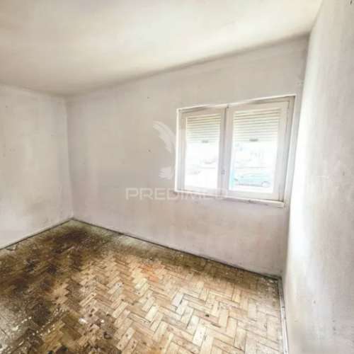 Apartamento t3 — excelente oportunidade de remodelação total no laranjeiro (almada)