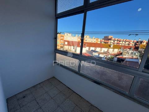 Apartamento t3 renovado aranguês