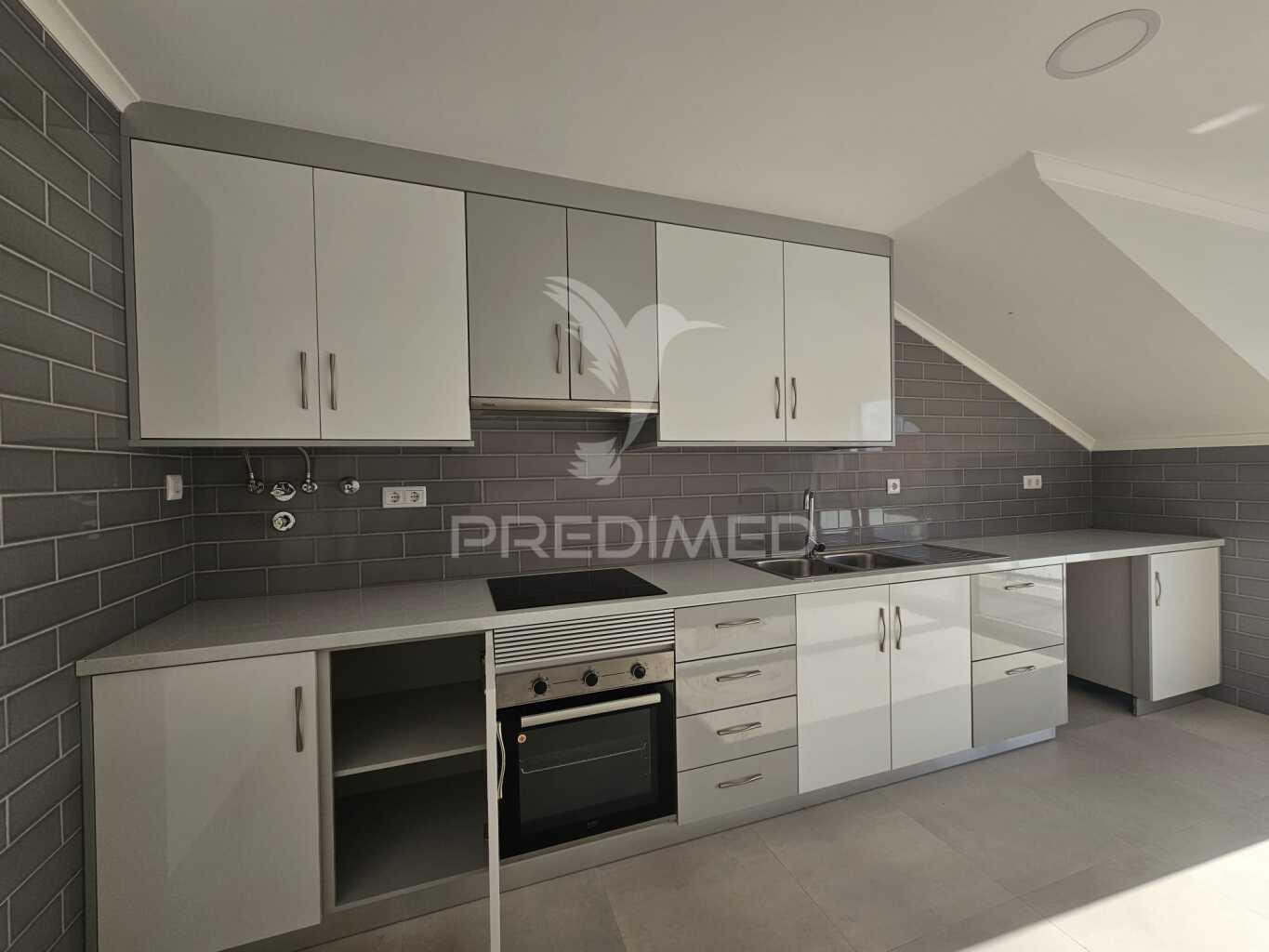 Novidade t1 próximo mar peniche