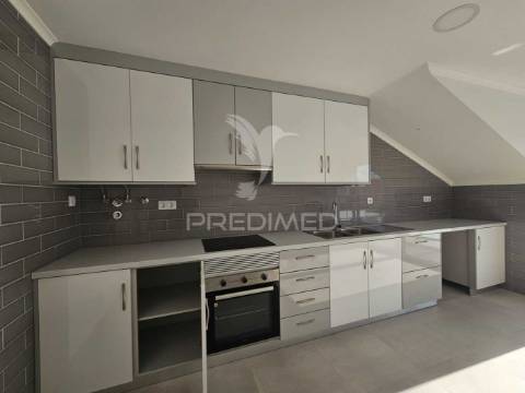 Novidade t1 próximo mar peniche