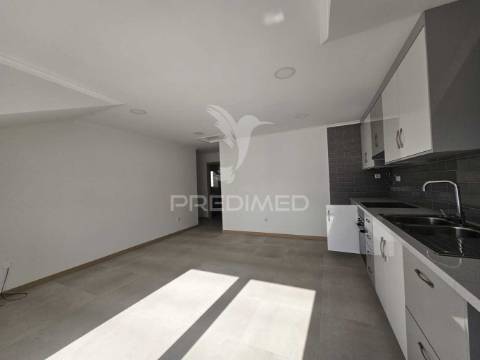 Novidade t1 próximo mar peniche