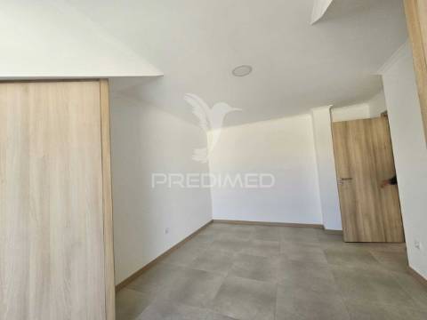 Novidade t1 próximo mar peniche