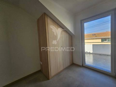 Novidade t1 próximo mar peniche