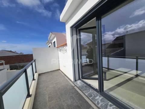 Novidade t1 próximo mar peniche