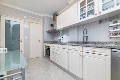 Apartamento t3 com terraço – braga