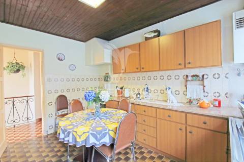 Moradia para venda na freguesia de são pedro – angra do heroísmo