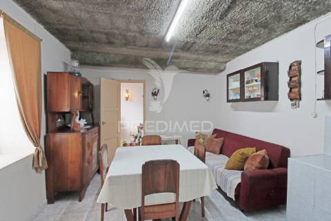 Moradia para venda na freguesia de são pedro – angra do heroísmo