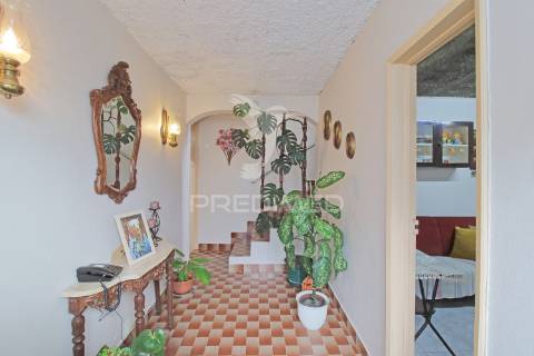 Moradia para venda na freguesia de são pedro – angra do heroísmo