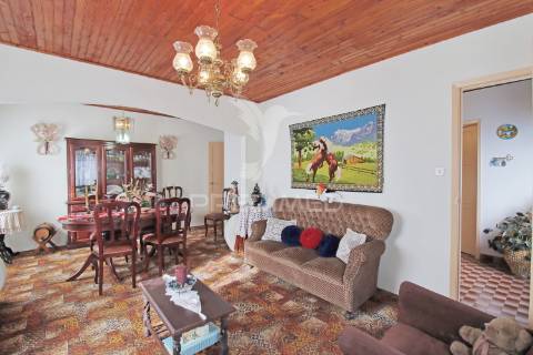 Moradia para venda na freguesia de são pedro – angra do heroísmo