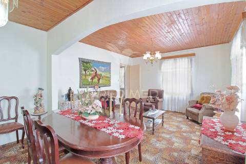 Moradia para venda na freguesia de são pedro – angra do heroísmo