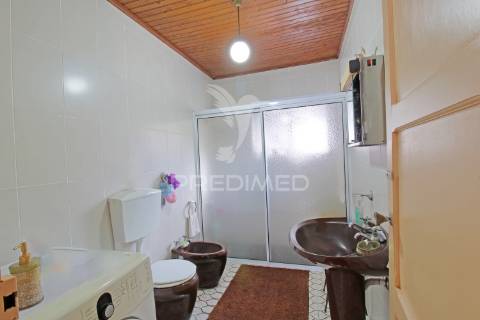 Moradia para venda na freguesia de são pedro – angra do heroísmo