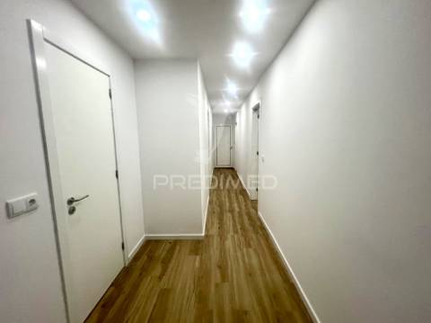 Vende-se moradia térrea v3 renovado em estarreja