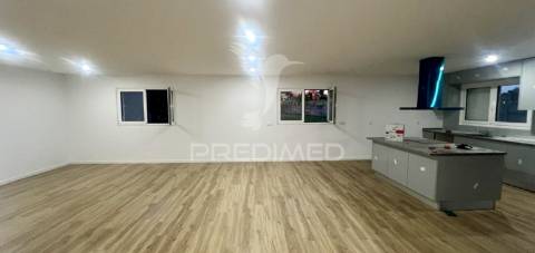Vende-se moradia térrea v3 renovado em estarreja