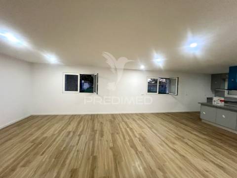 Vende-se moradia térrea v3 renovado em estarreja