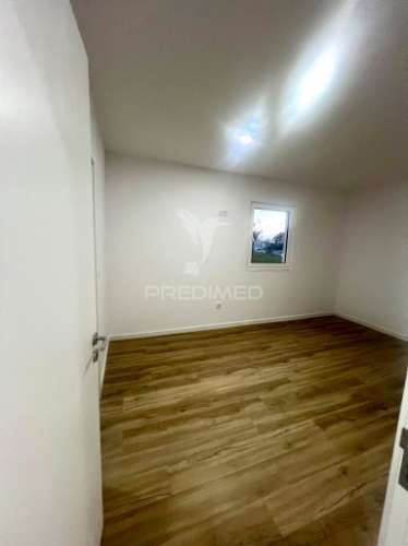 Vende-se moradia térrea v3 renovado em estarreja