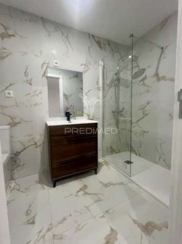 Vende-se moradia térrea v3 renovado em estarreja