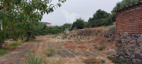 Edificio antiga moagem, casão e terreno rústico