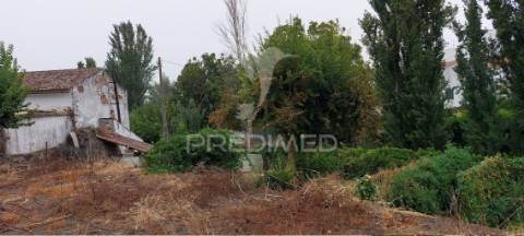 Edificio antiga moagem, casão e terreno rústico