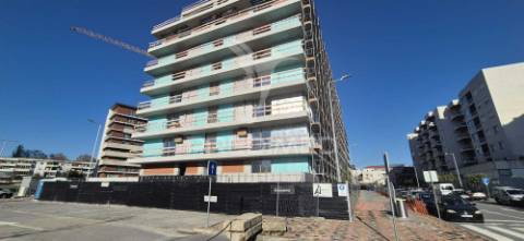 To novo, condomínio fechado