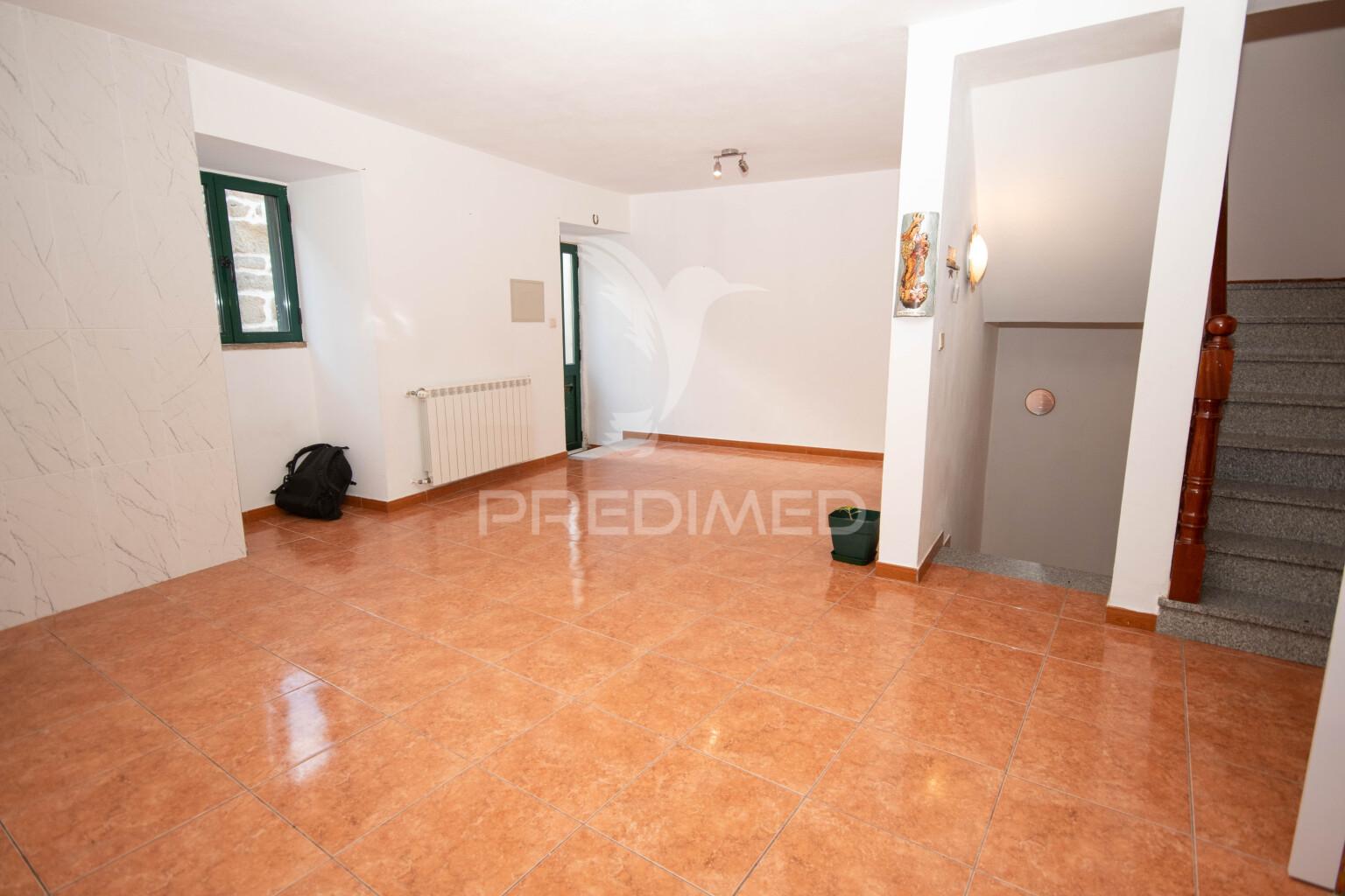 Moradia em  freixo de numão, vila nova de foz coa