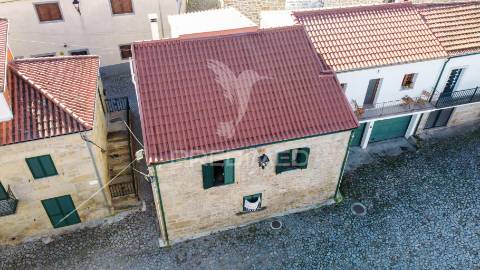Moradia em  freixo de numão, vila nova de foz coa