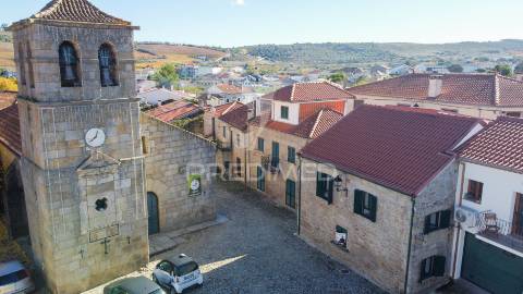 Moradia em  freixo de numão, vila nova de foz coa