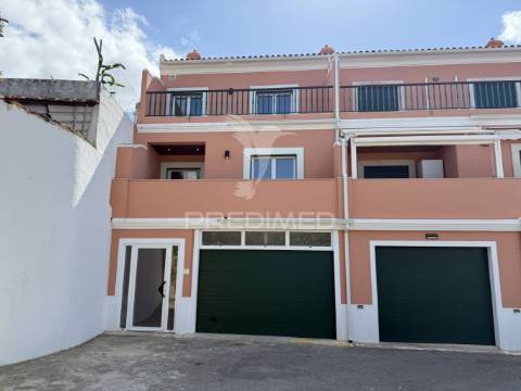 Moradia nova na charmosa vila de estombar