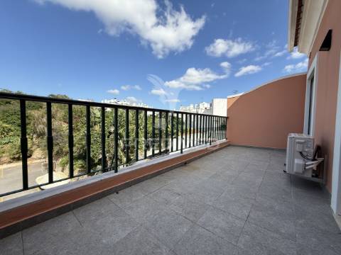 Moradia nova na charmosa vila de estombar