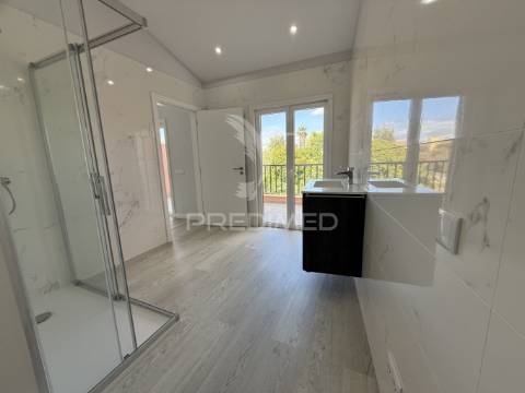 Moradia nova na charmosa vila de estombar