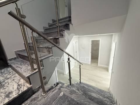 Moradia nova na charmosa vila de estombar