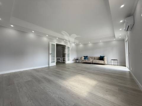 Moradia nova na charmosa vila de estombar