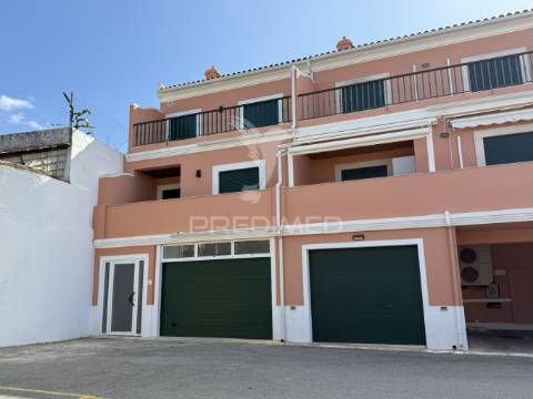 Moradia nova na charmosa vila de estombar