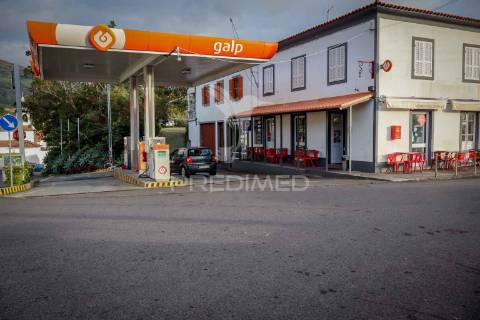 Trespasse – posto de combustível com múltiplas fontes de rendimento nas lajes do pico