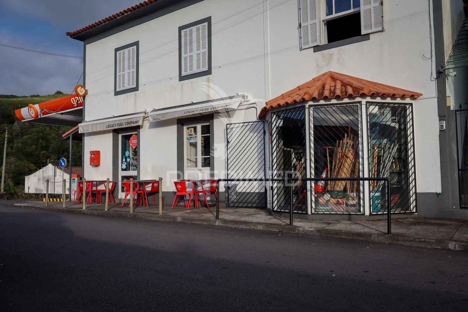 Trespasse – posto de combustível com múltiplas fontes de rendimento nas lajes do pico