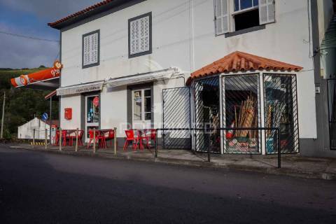 Trespasse – posto de combustível com múltiplas fontes de rendimento nas lajes do pico