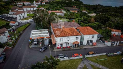 Trespasse – posto de combustível com múltiplas fontes de rendimento nas lajes do pico