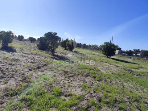 Terreno rustico na aldeia do futuro