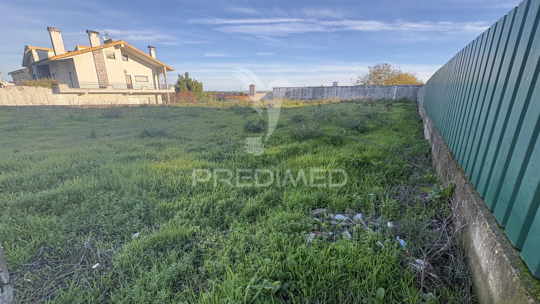Terreno para construção à venda no tapadão