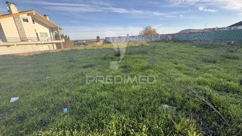 Terreno para construção à venda no tapadão