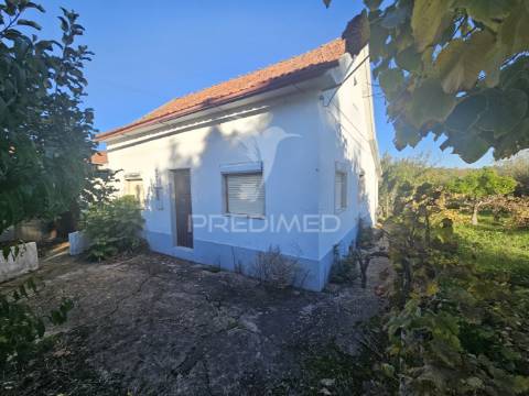 Oportunidade única – moradia no campo com terreno, poço e ruína independe