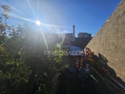 Oportunidade única – moradia no campo com terreno, poço e ruína independe